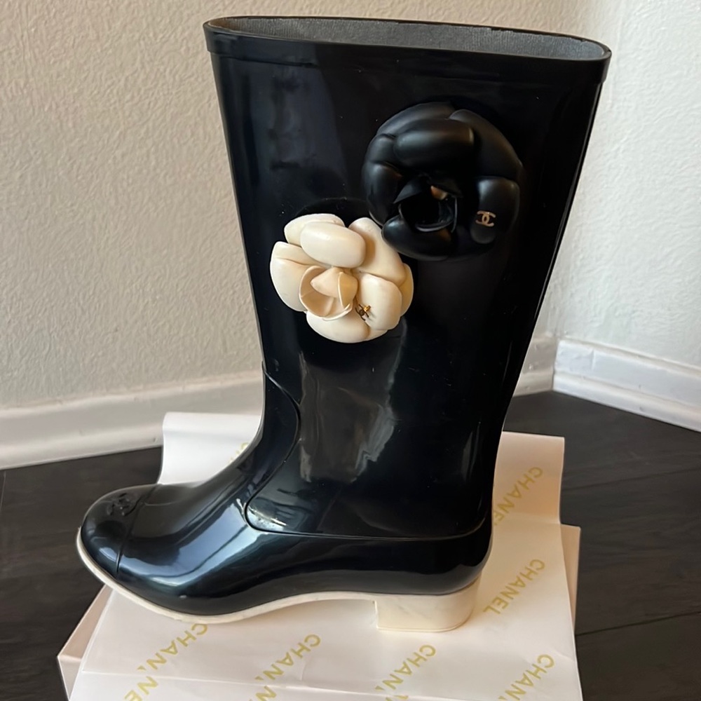 Chanel camellia rubber rain boots